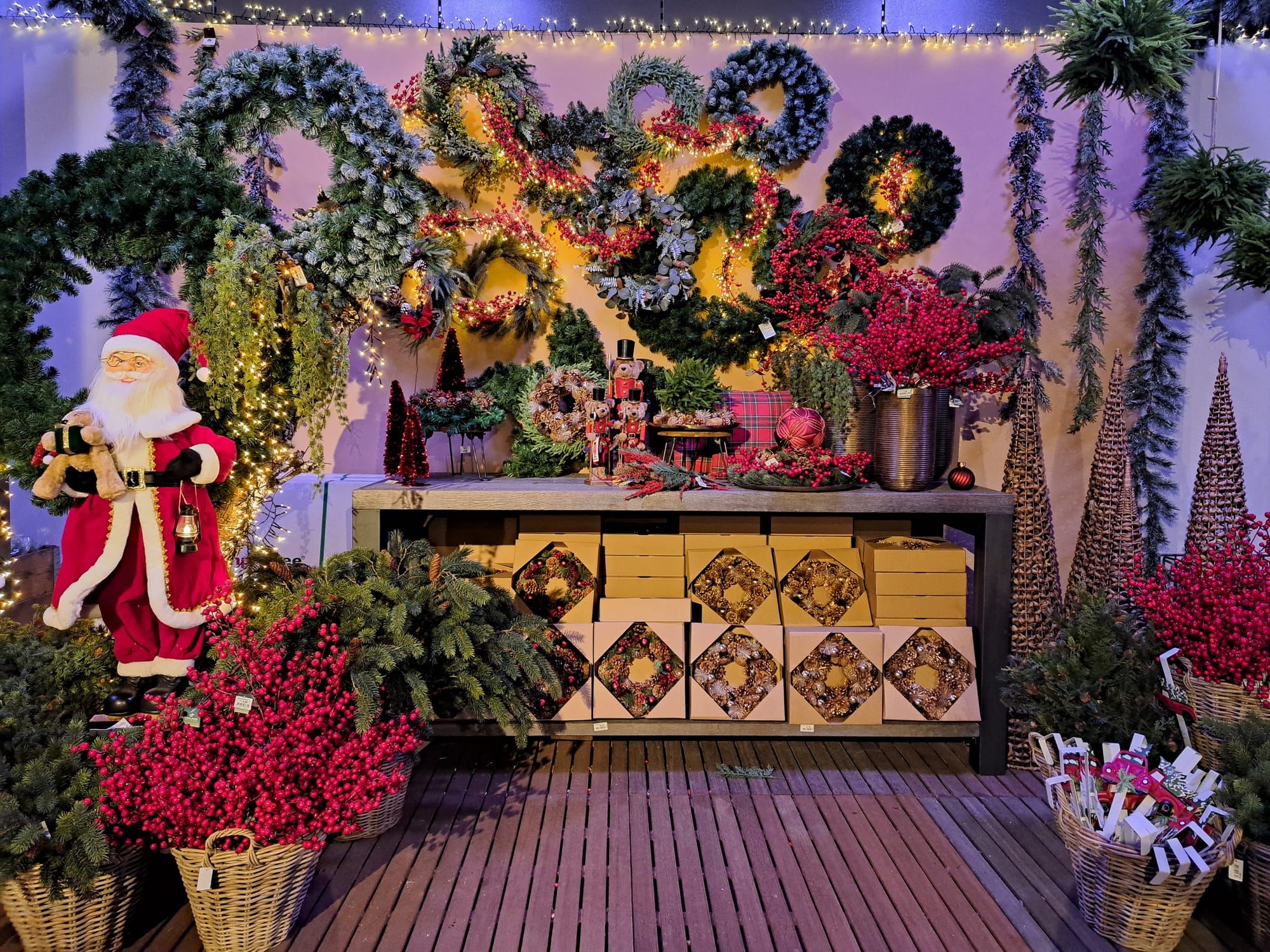 We have a Christmas show winner... (gallery)