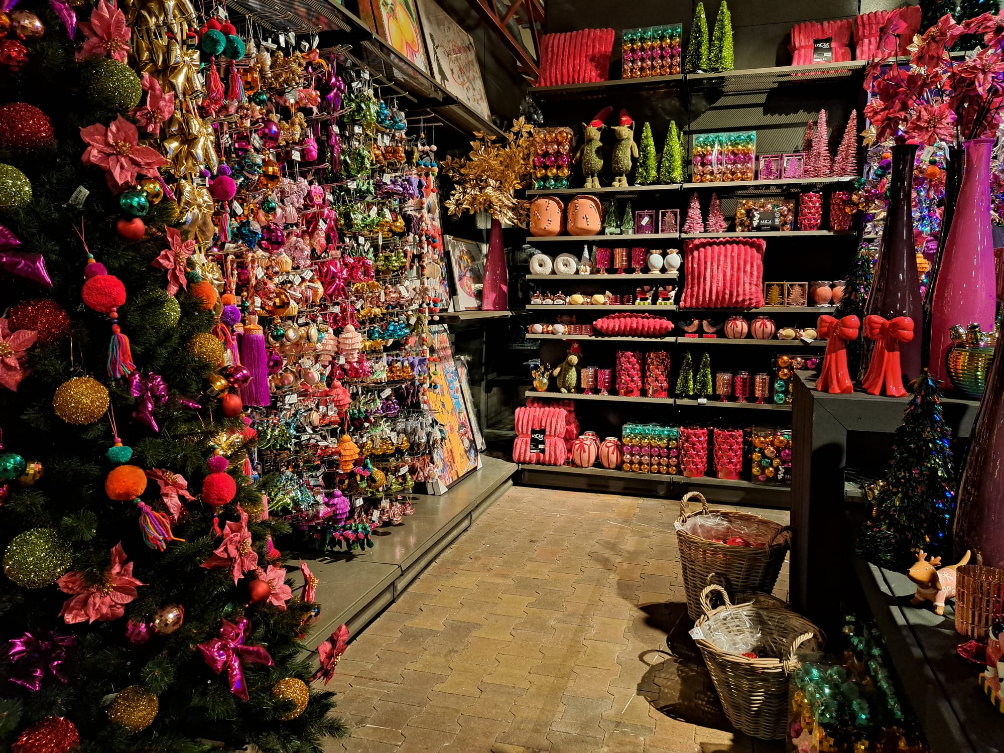 We have a Christmas show winner... (gallery)