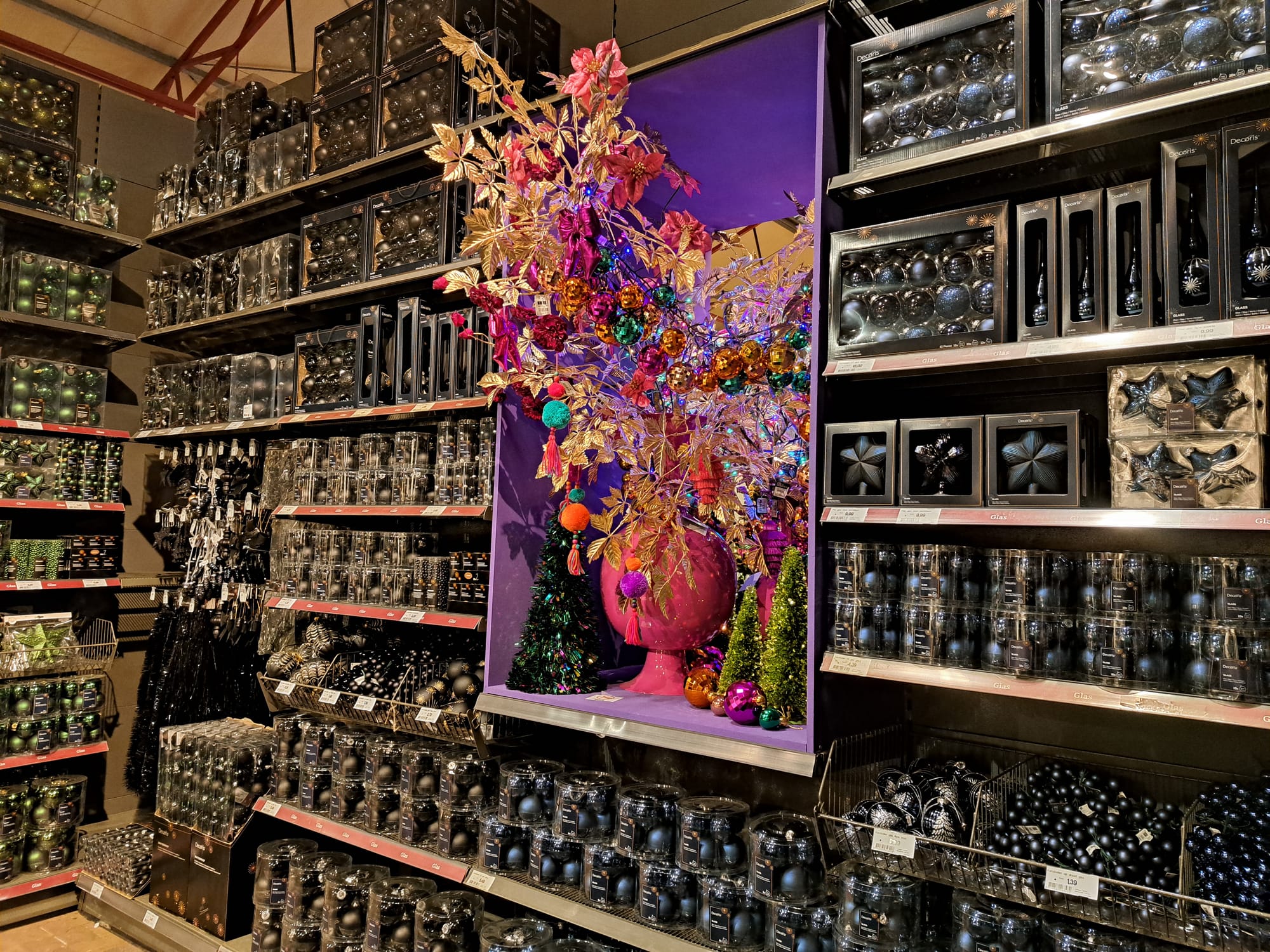 We have a Christmas show winner... (gallery)