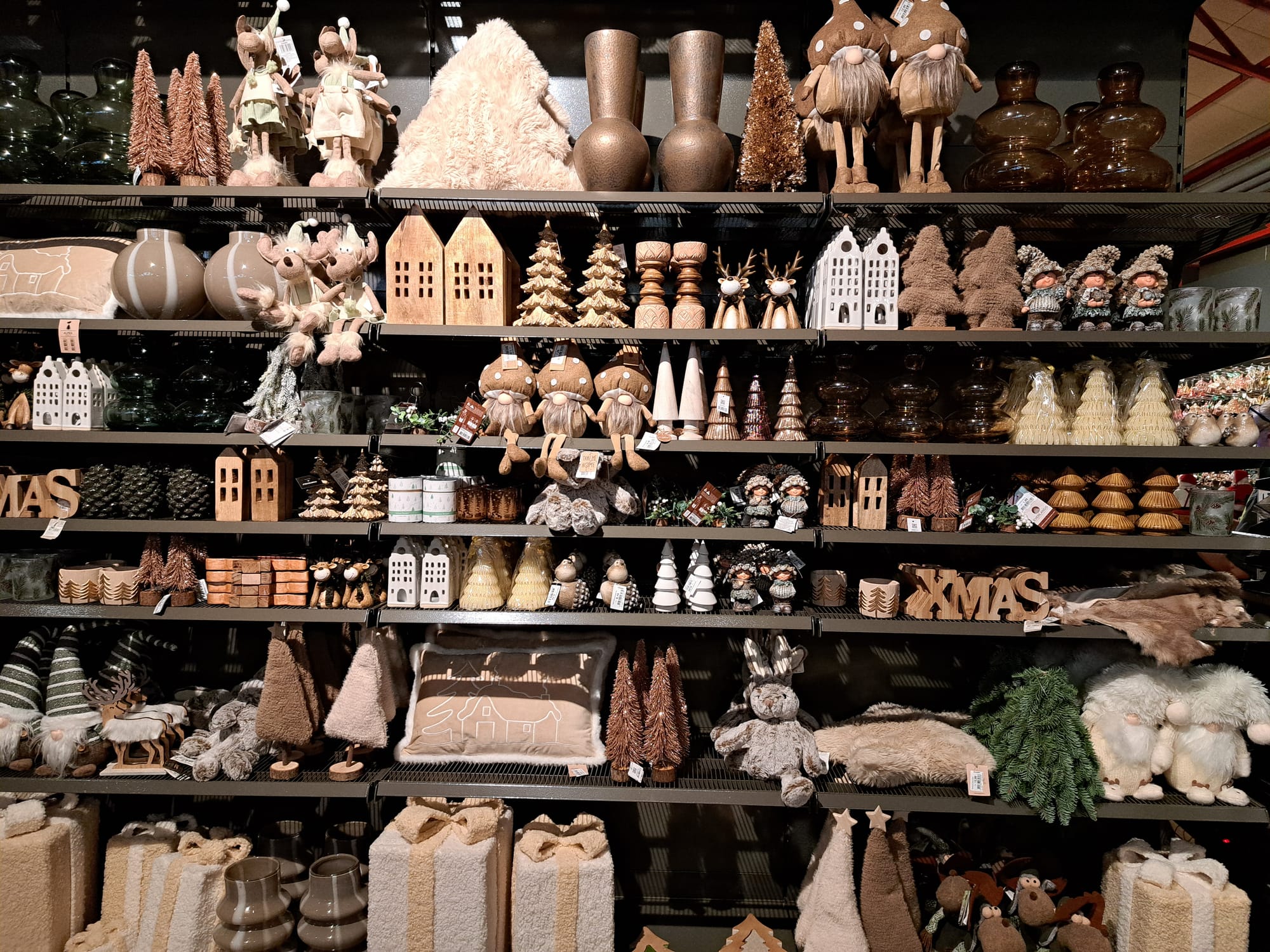 We have a Christmas show winner... (gallery)